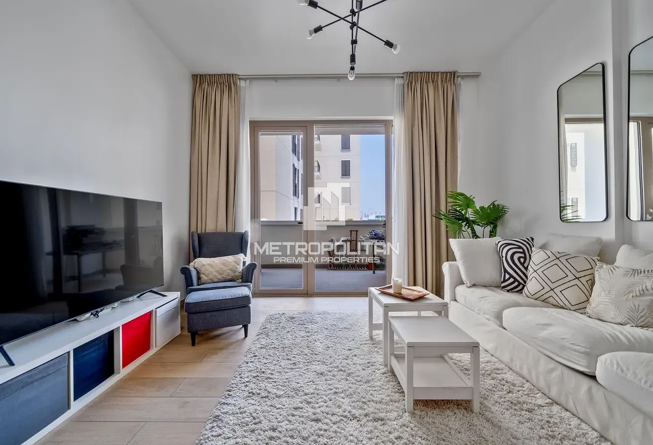 Luxury Living | Fully Furnished | Elegant