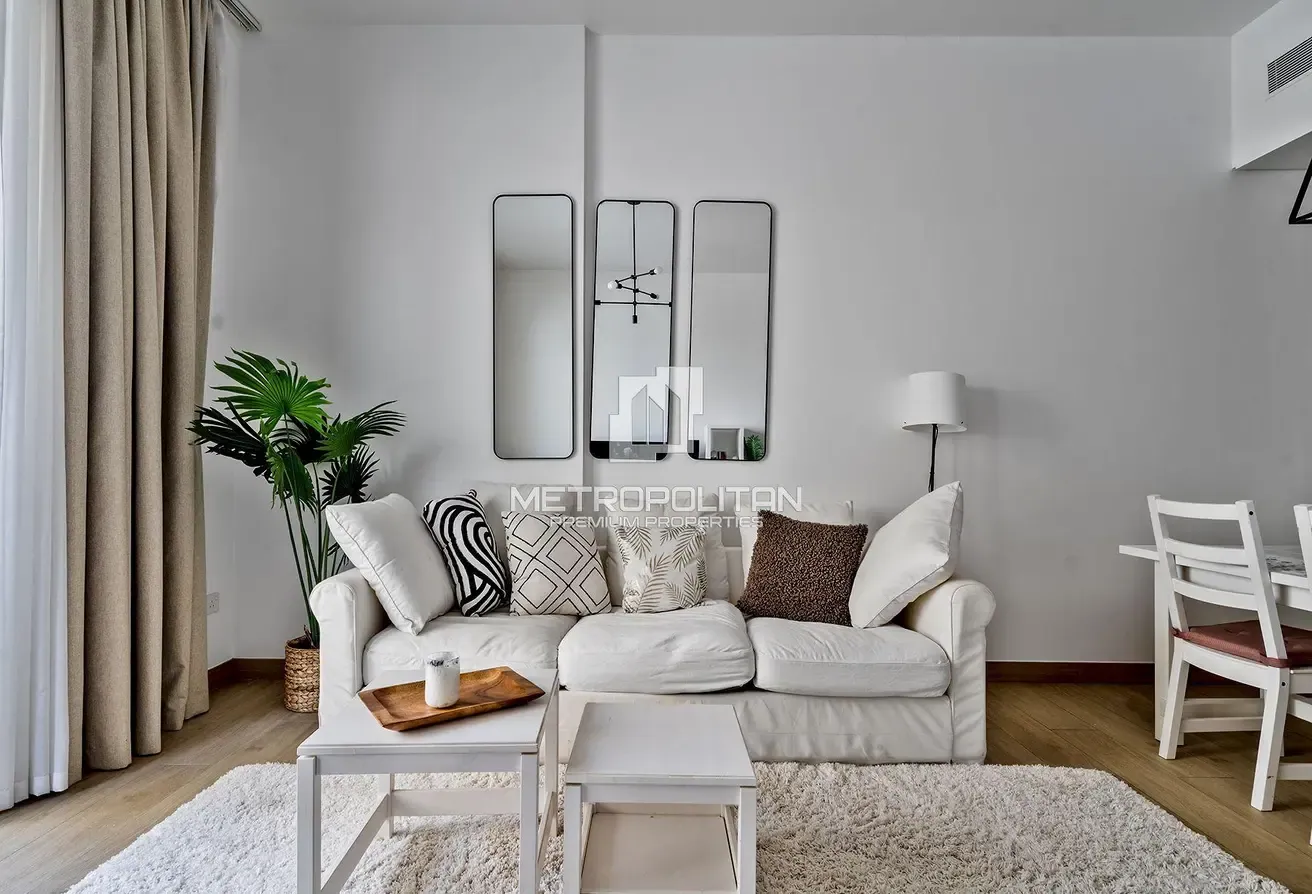 Luxury Living | Fully Furnished | Elegant