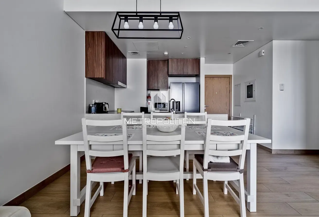 Luxury Living | Fully Furnished | Elegant