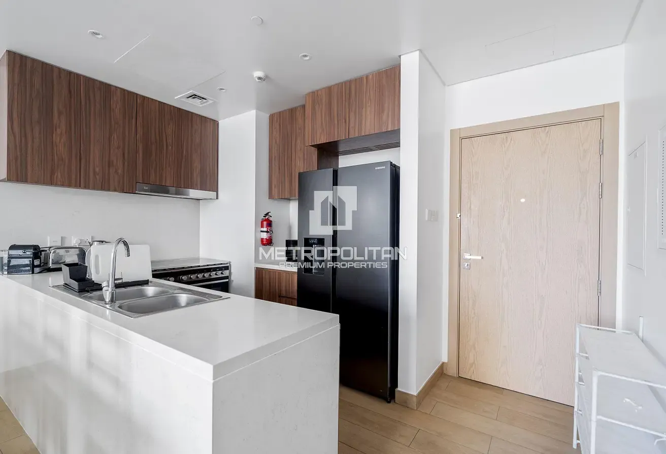 Luxury Living | Fully Furnished | Elegant