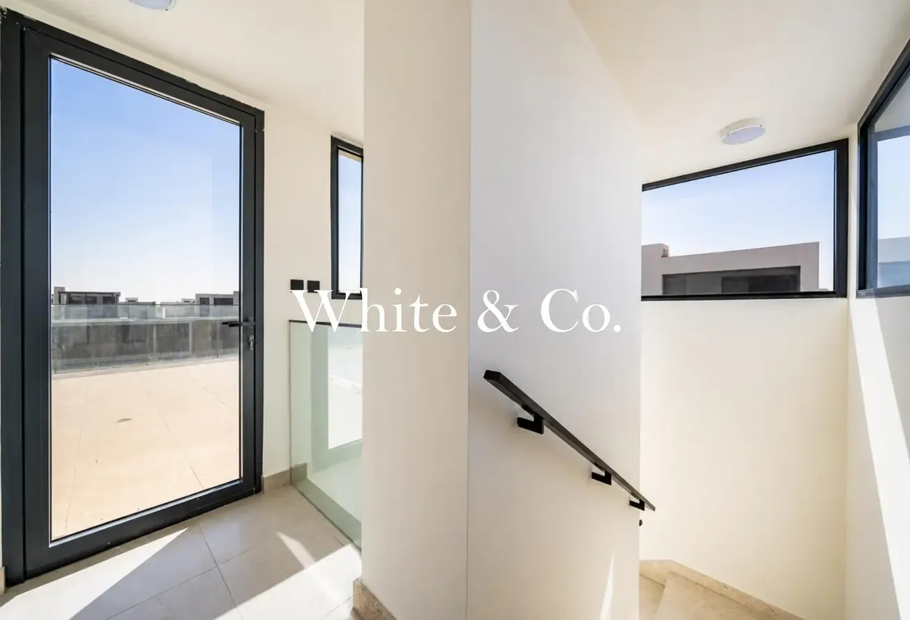 Camel Track | Roof Terrace | Vacant July