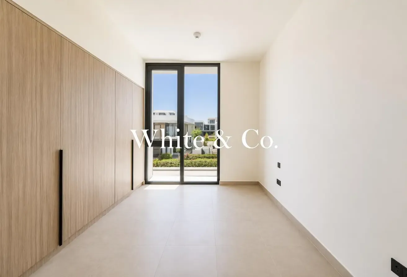 Camel Track | Roof Terrace | Vacant July