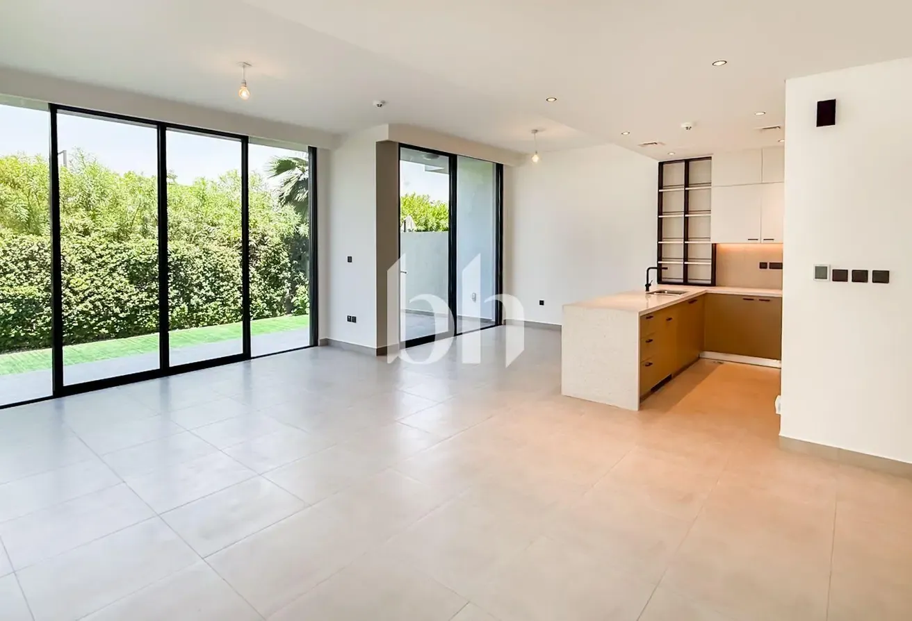 Premium Unit | Single Row | Vacant Now