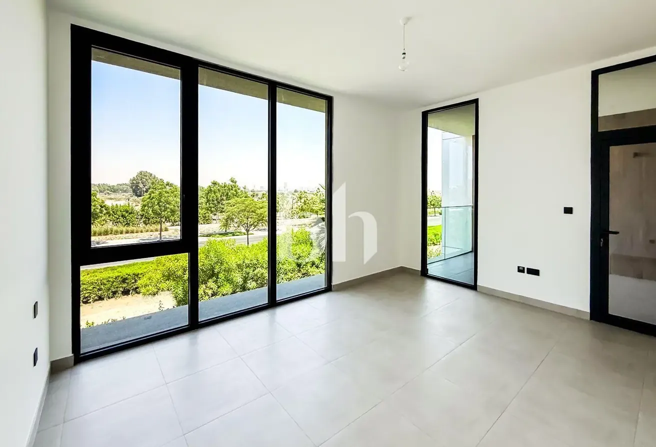 Premium Unit | Single Row | Vacant Now