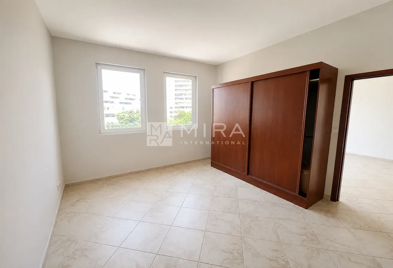 Brand New I Low Floor I Unfurnished