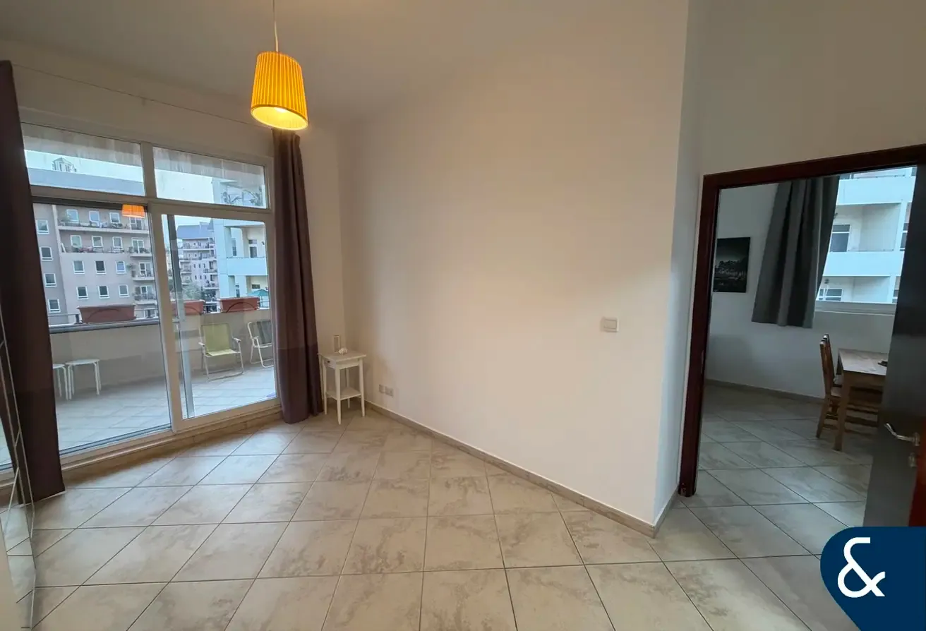 1 Bedroom | Garden View | Available July
