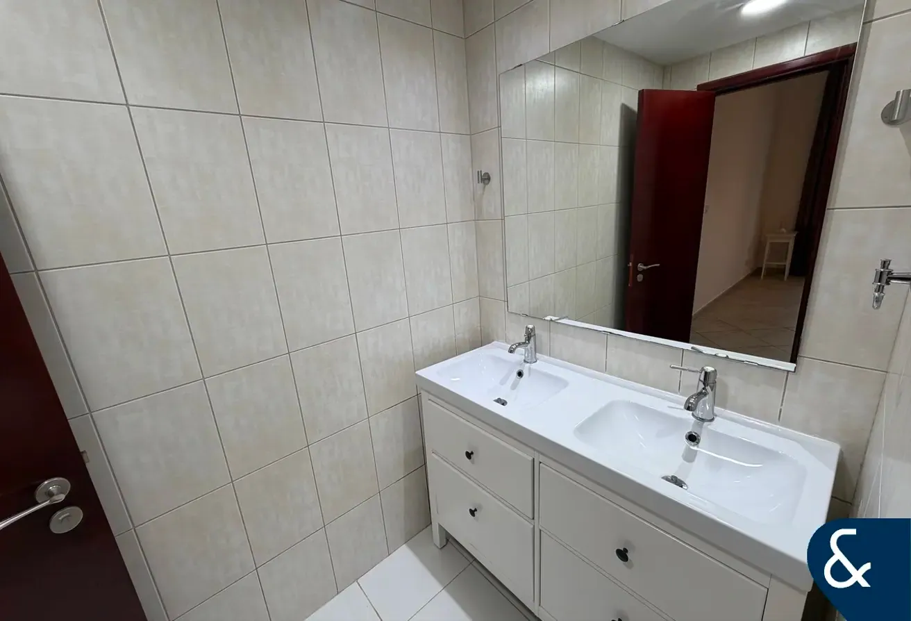 1 Bedroom | Garden View | Available July