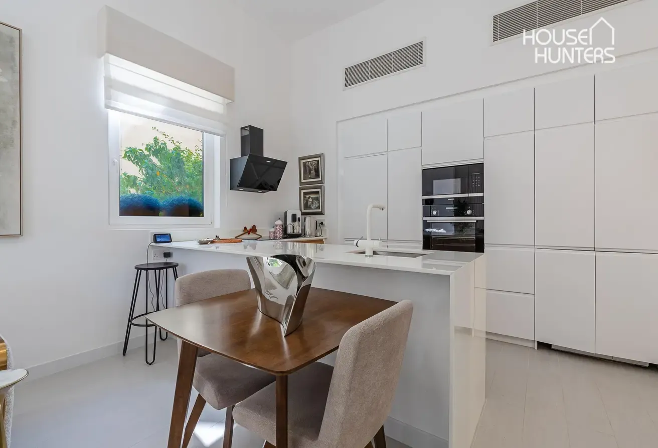 Fully Upgraded|Excellent Location|Multiple Cheques