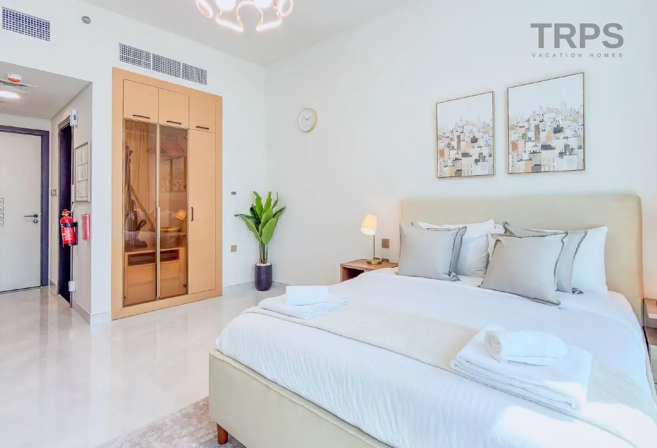Close to Miracle Garden | Furnished | Ready Unit!!