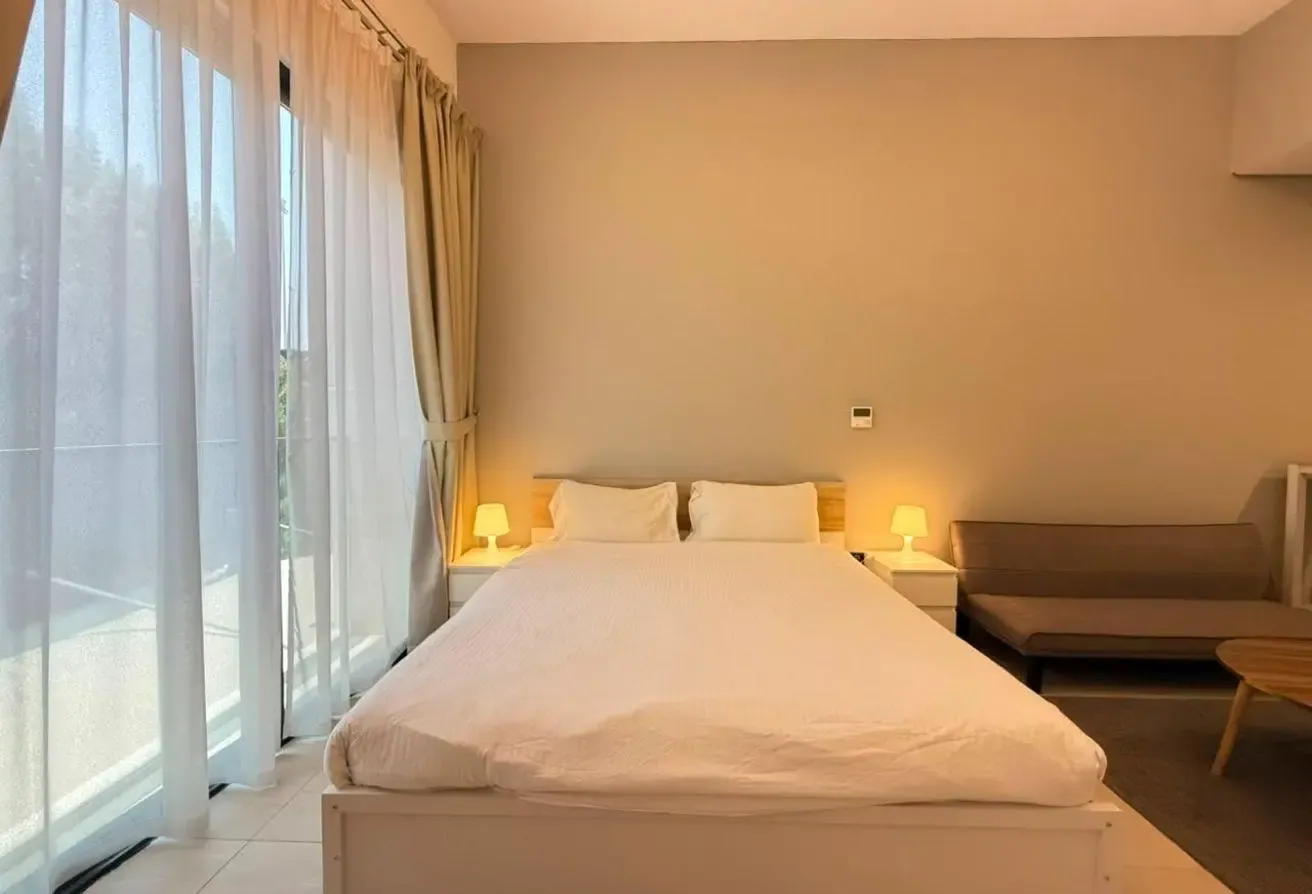 Spacious Modern Furnished Studio | Move-In Ready |