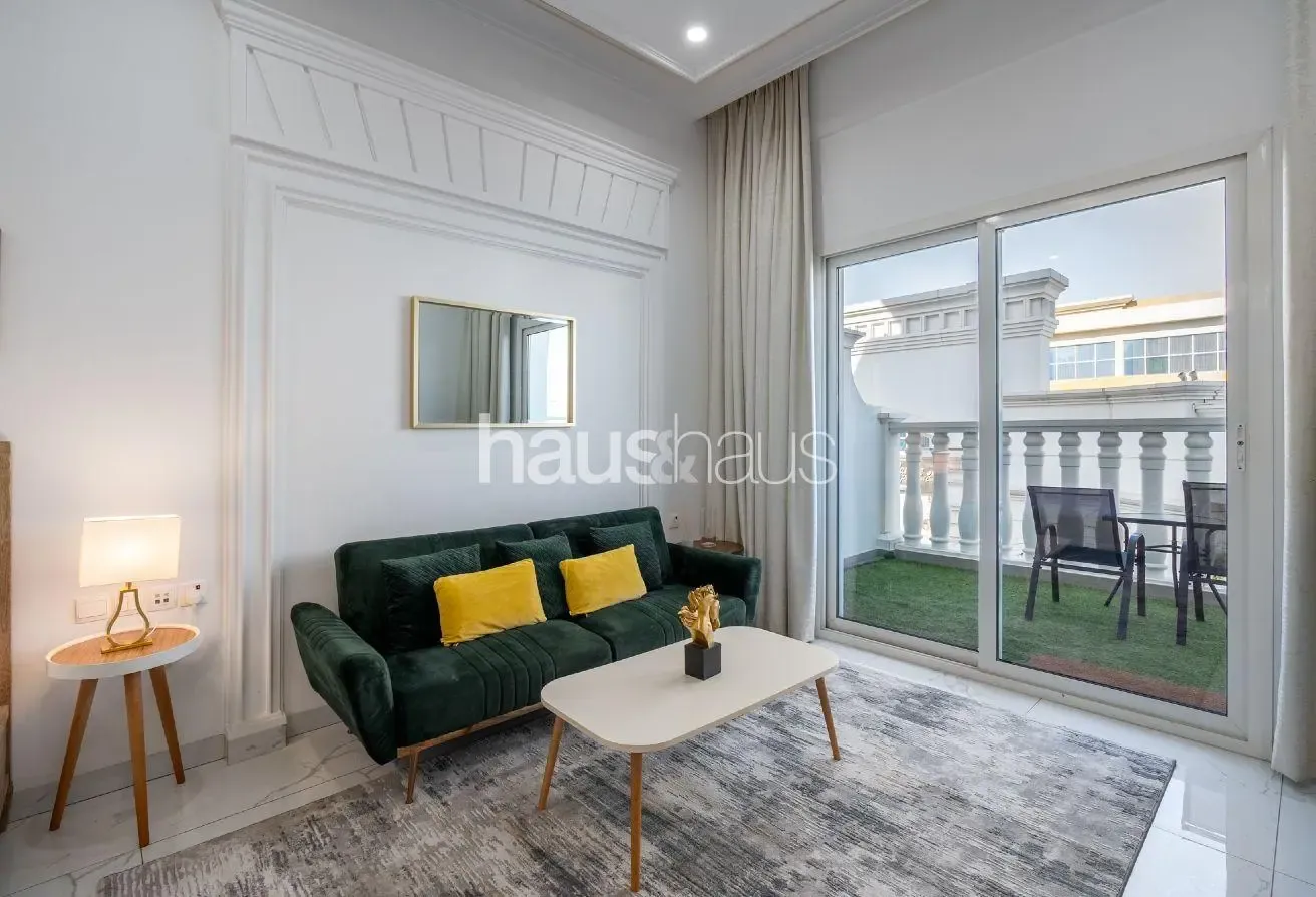 Next to Dubai Miracle Garden | Chic Studio