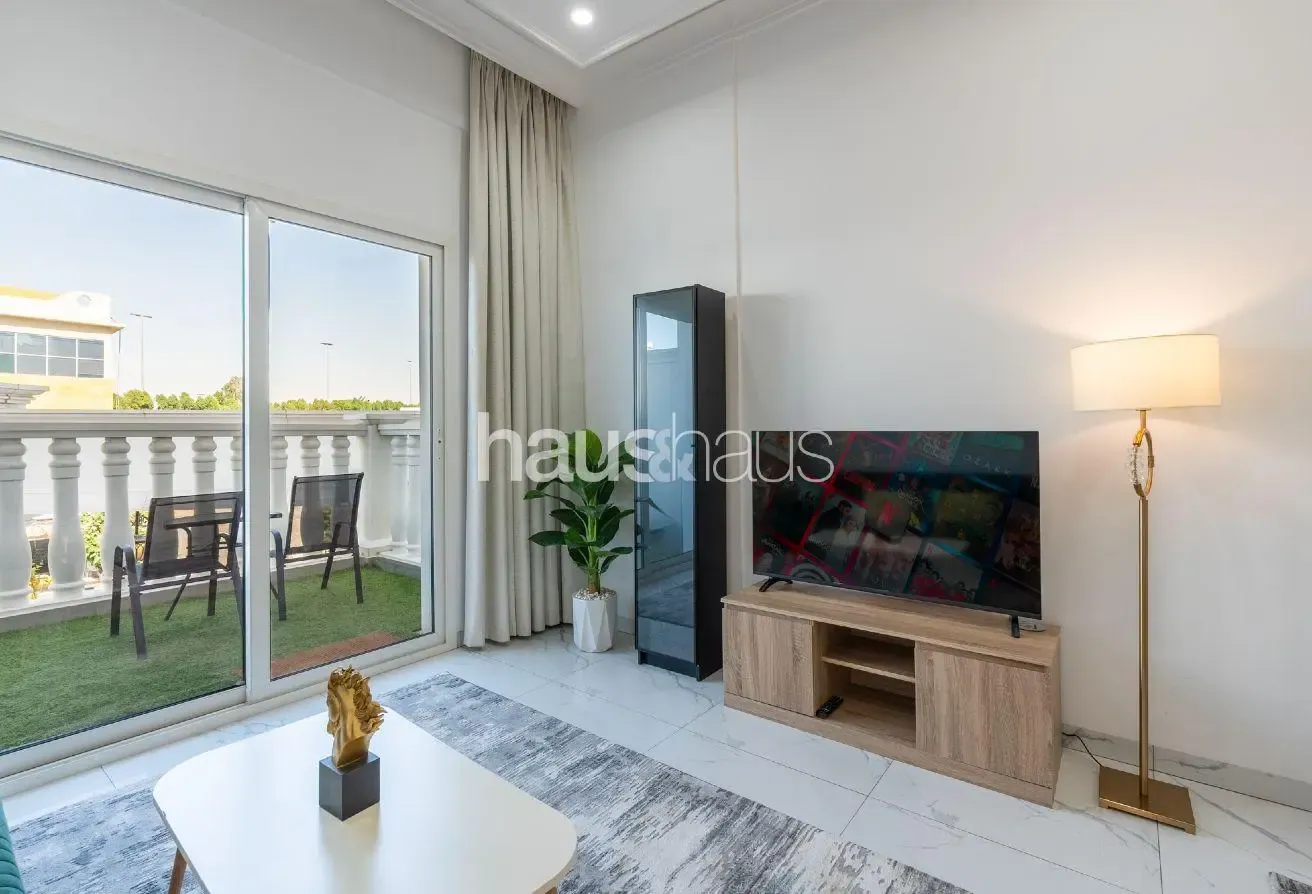 Next to Dubai Miracle Garden | Chic Studio