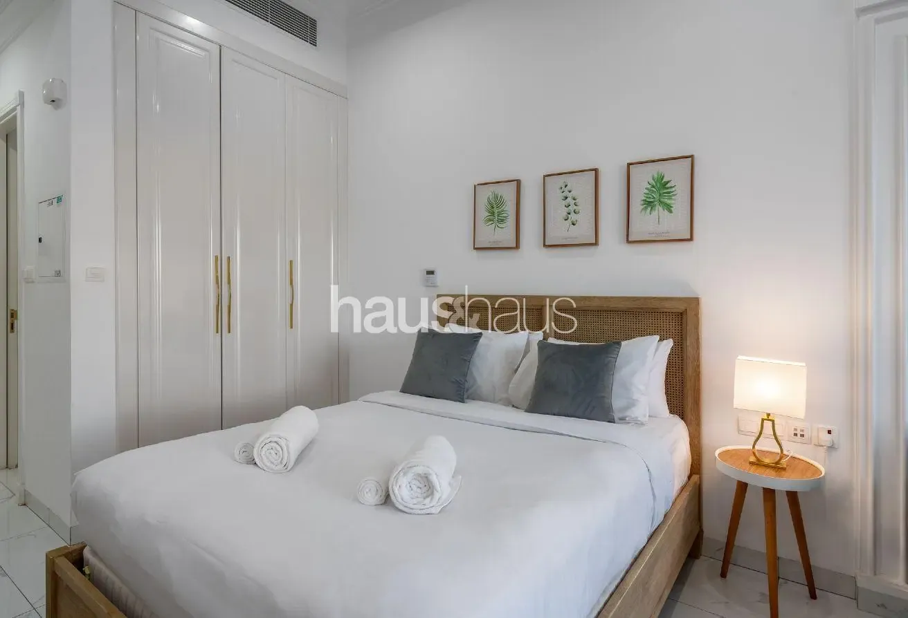 Next to Dubai Miracle Garden | Chic Studio