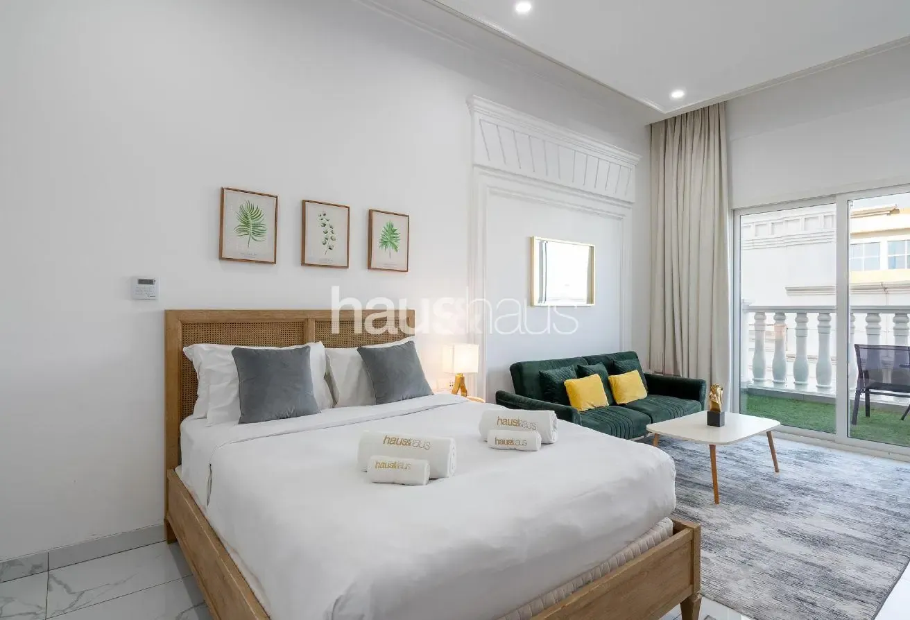 Next to Dubai Miracle Garden | Chic Studio