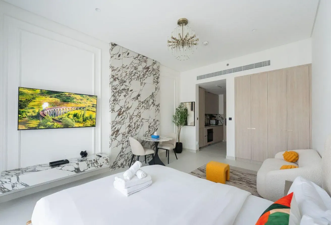 Fully Furnished | Vacant | Studio