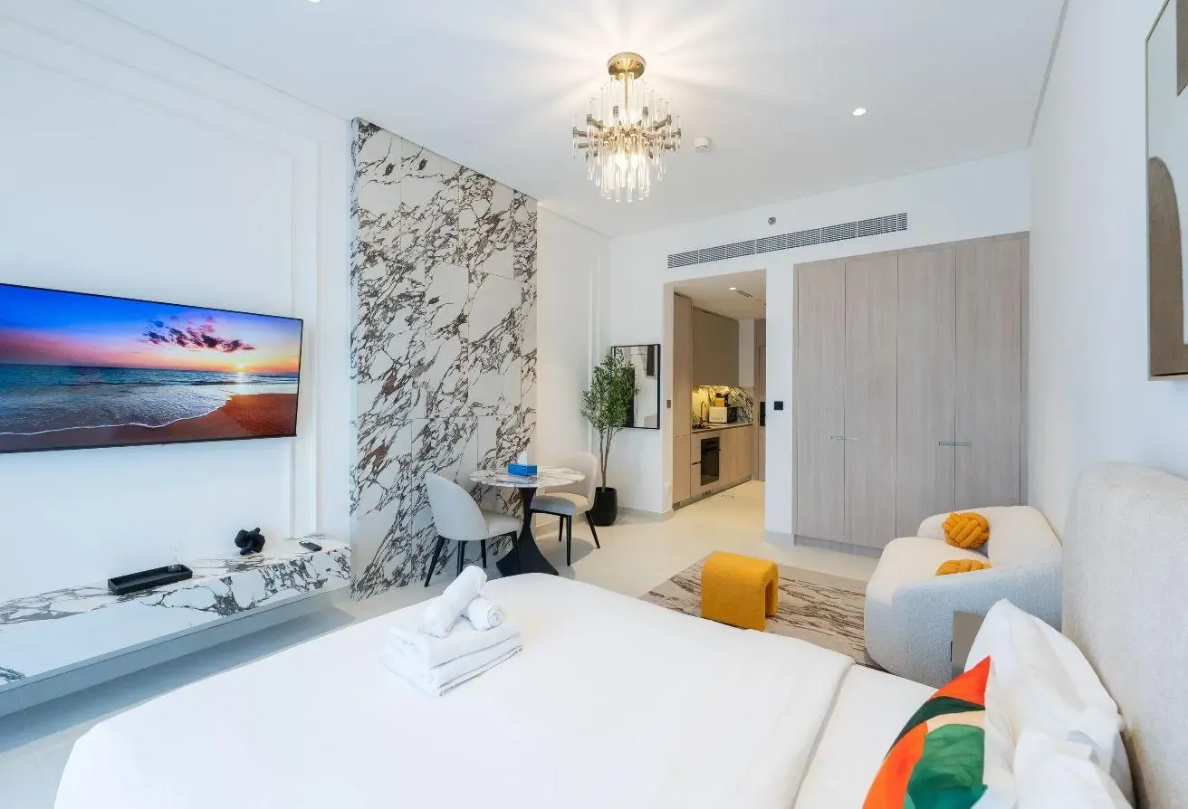 Fully Furnished | Vacant | Studio