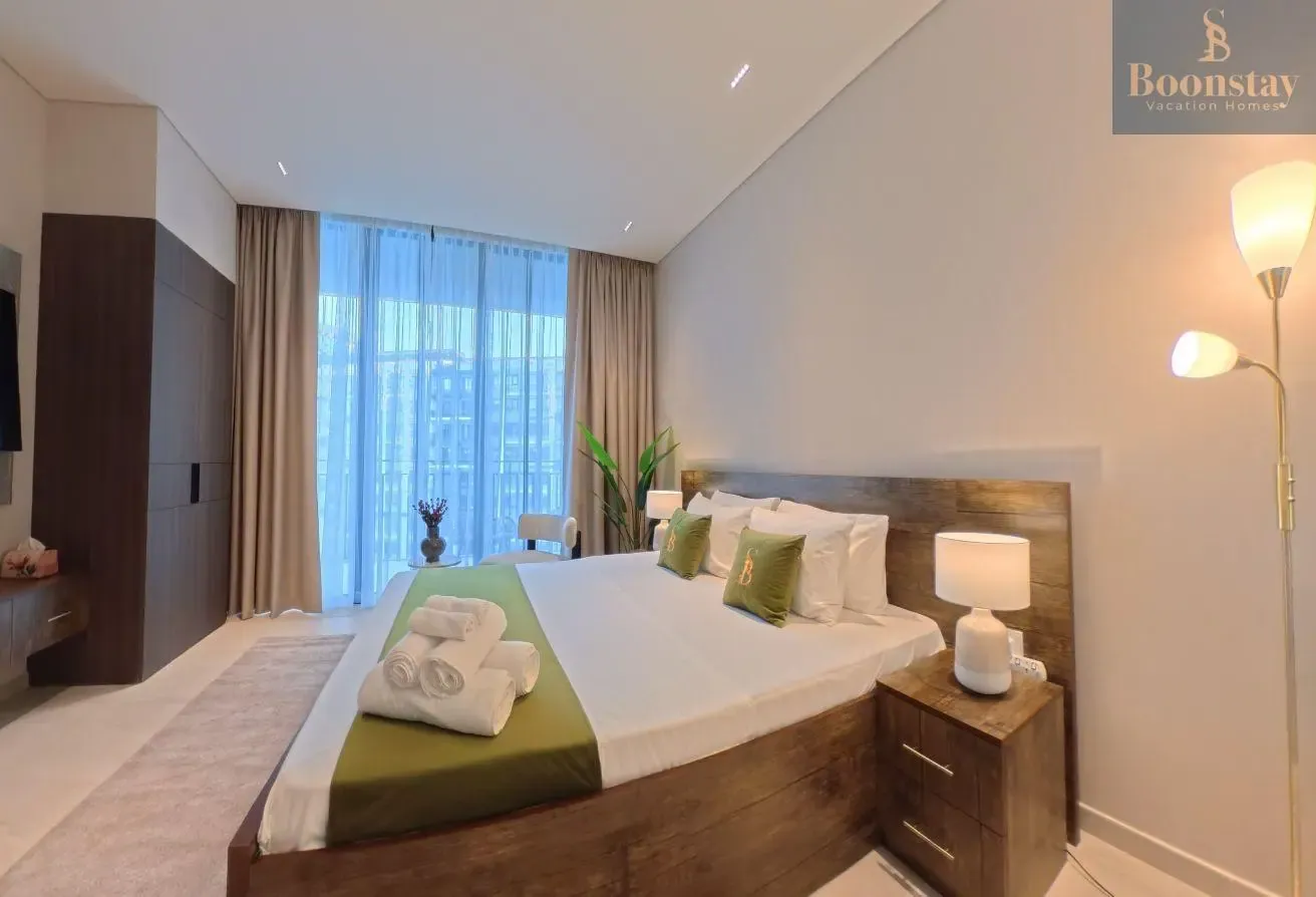 Modern Furnished Studio in Beverly Boulevard,Arjan