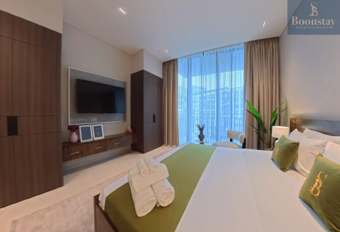 Modern Furnished Studio in Beverly Boulevard,Arjan
