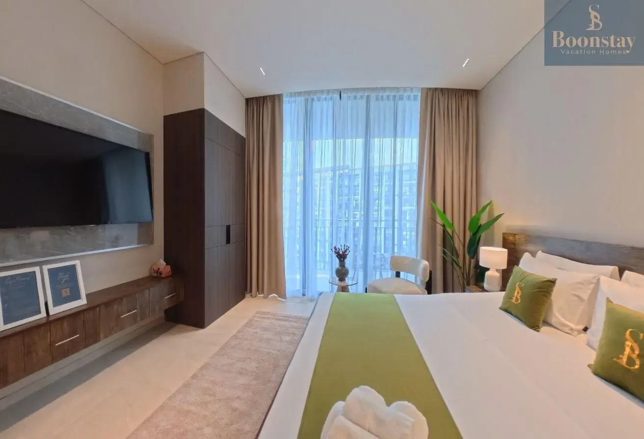 Modern Furnished Studio in Beverly Boulevard,Arjan