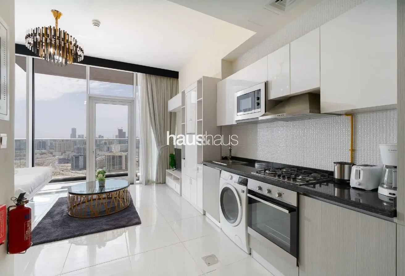Cozy Studio Living | Motor City & Track Views