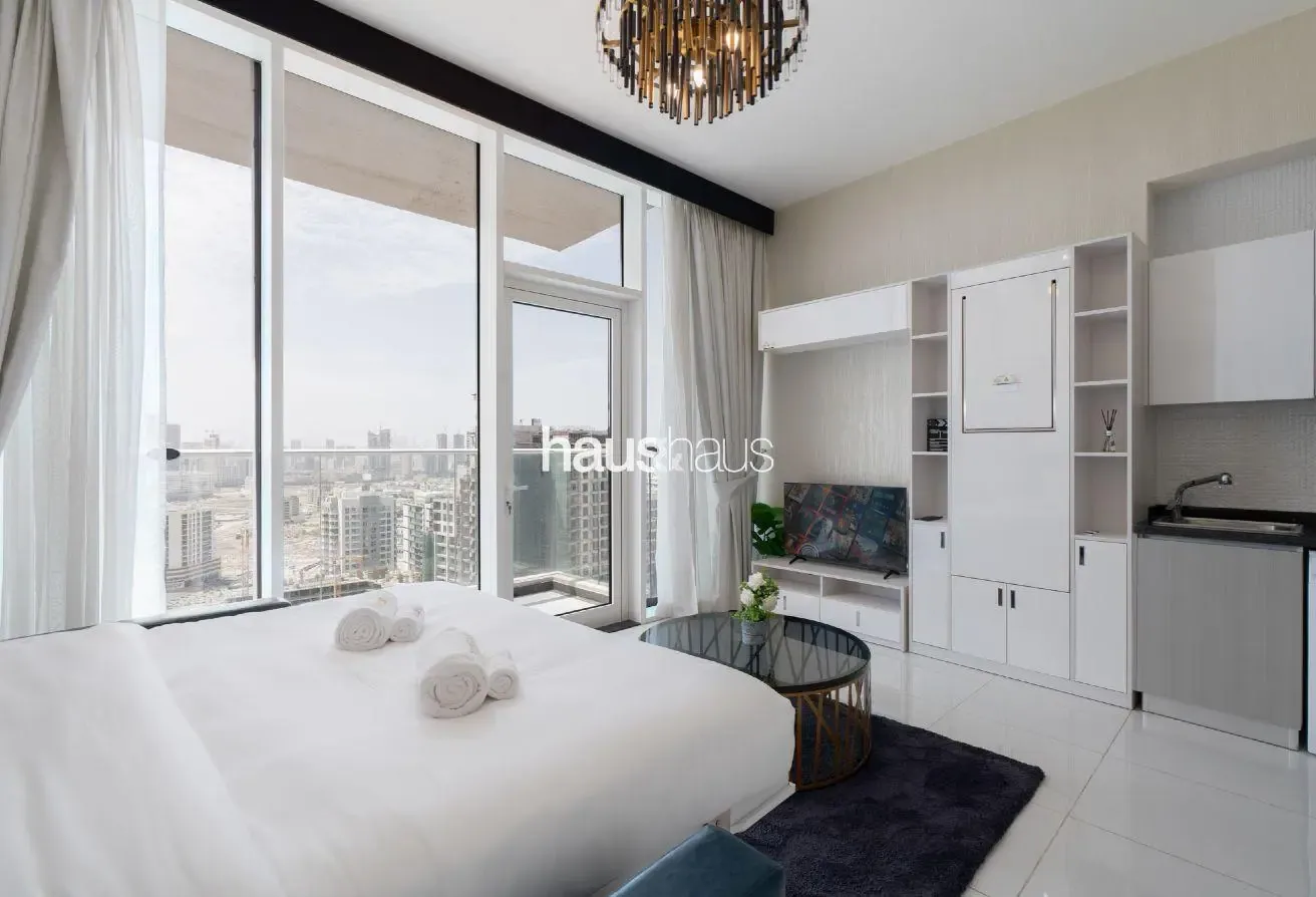 Cozy Studio Living | Motor City & Track Views