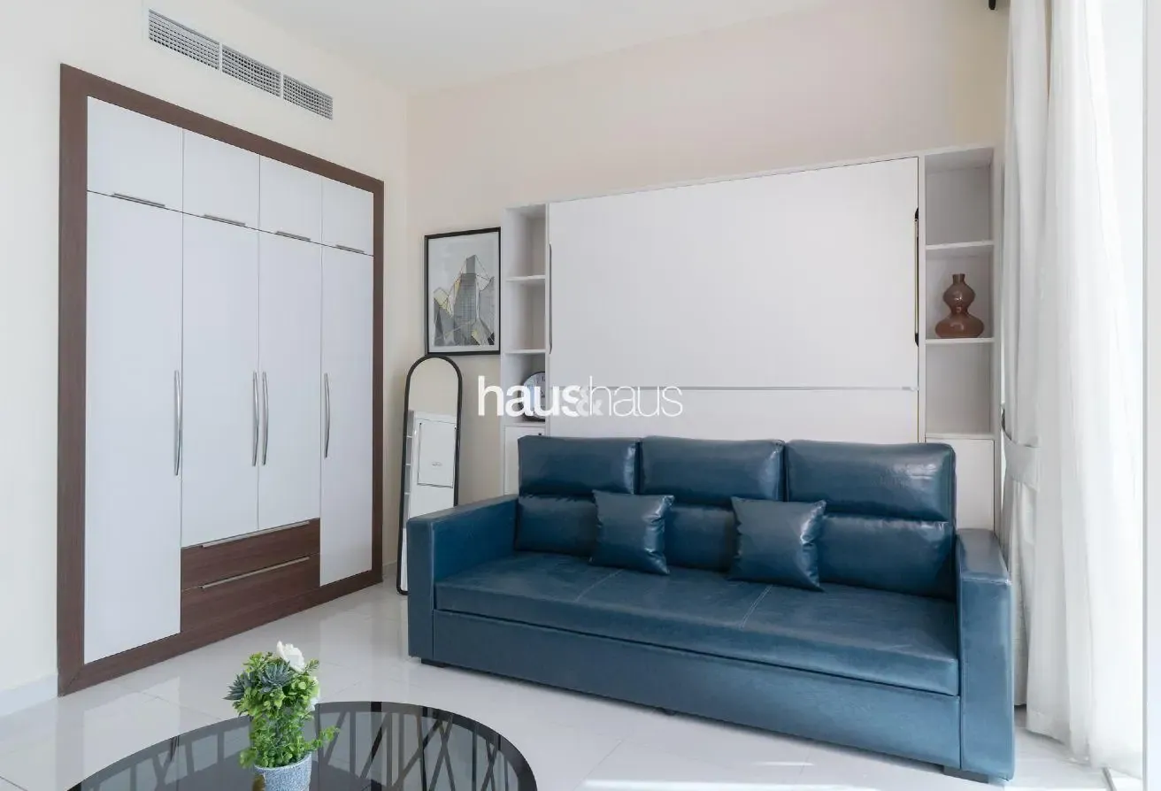 Cozy Studio Living | Motor City & Track Views