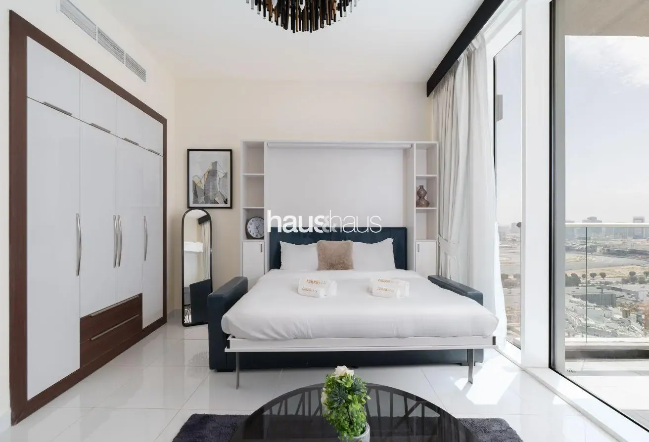 Cozy Studio Living | Motor City & Track Views
