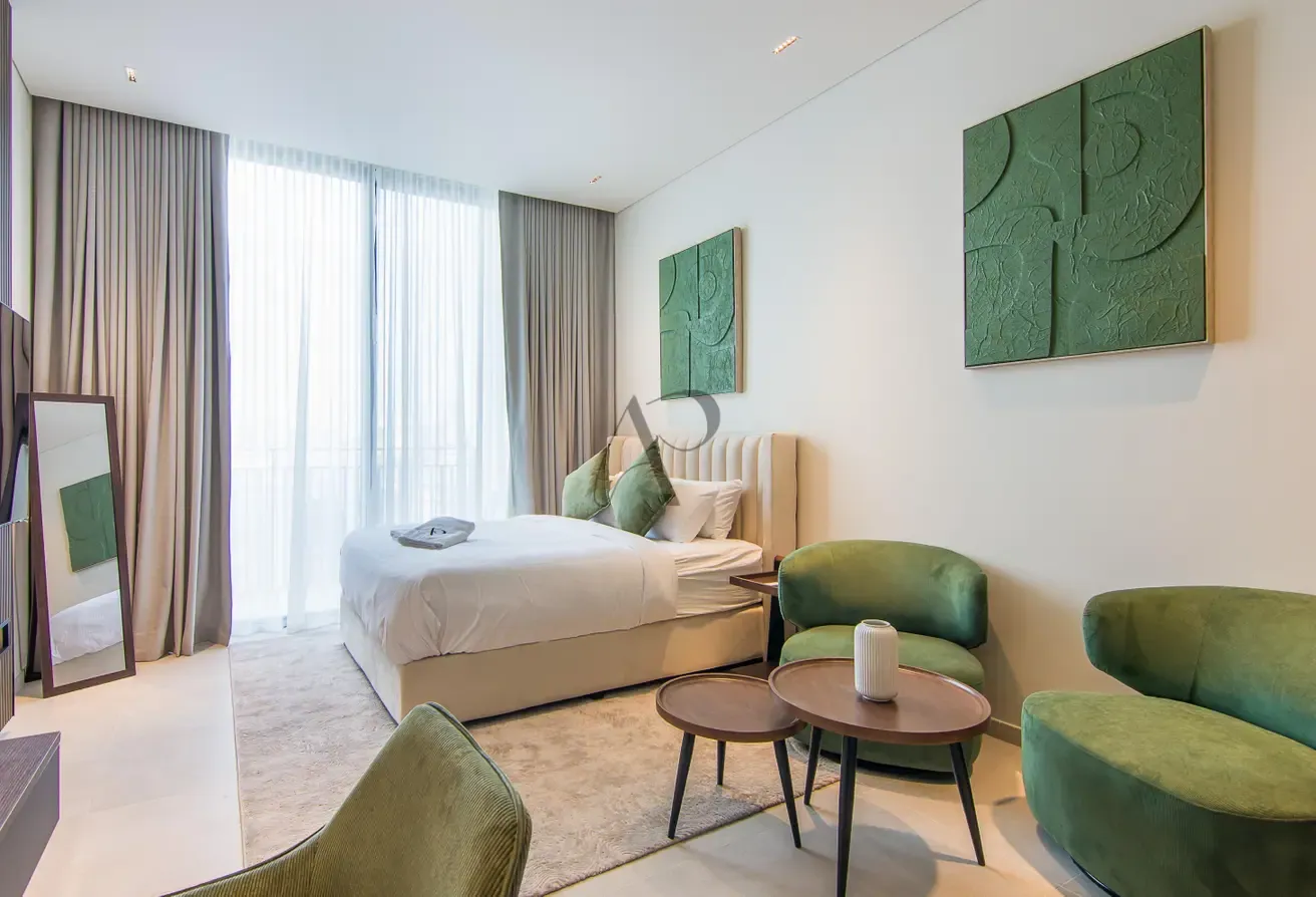 Studio – Beverly Boulevard, Arjan