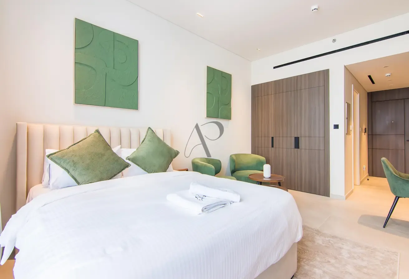 Studio – Beverly Boulevard, Arjan