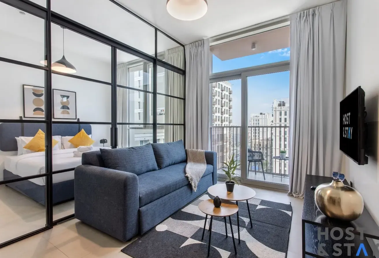 Stylish 2BR with Balcony & Pool View