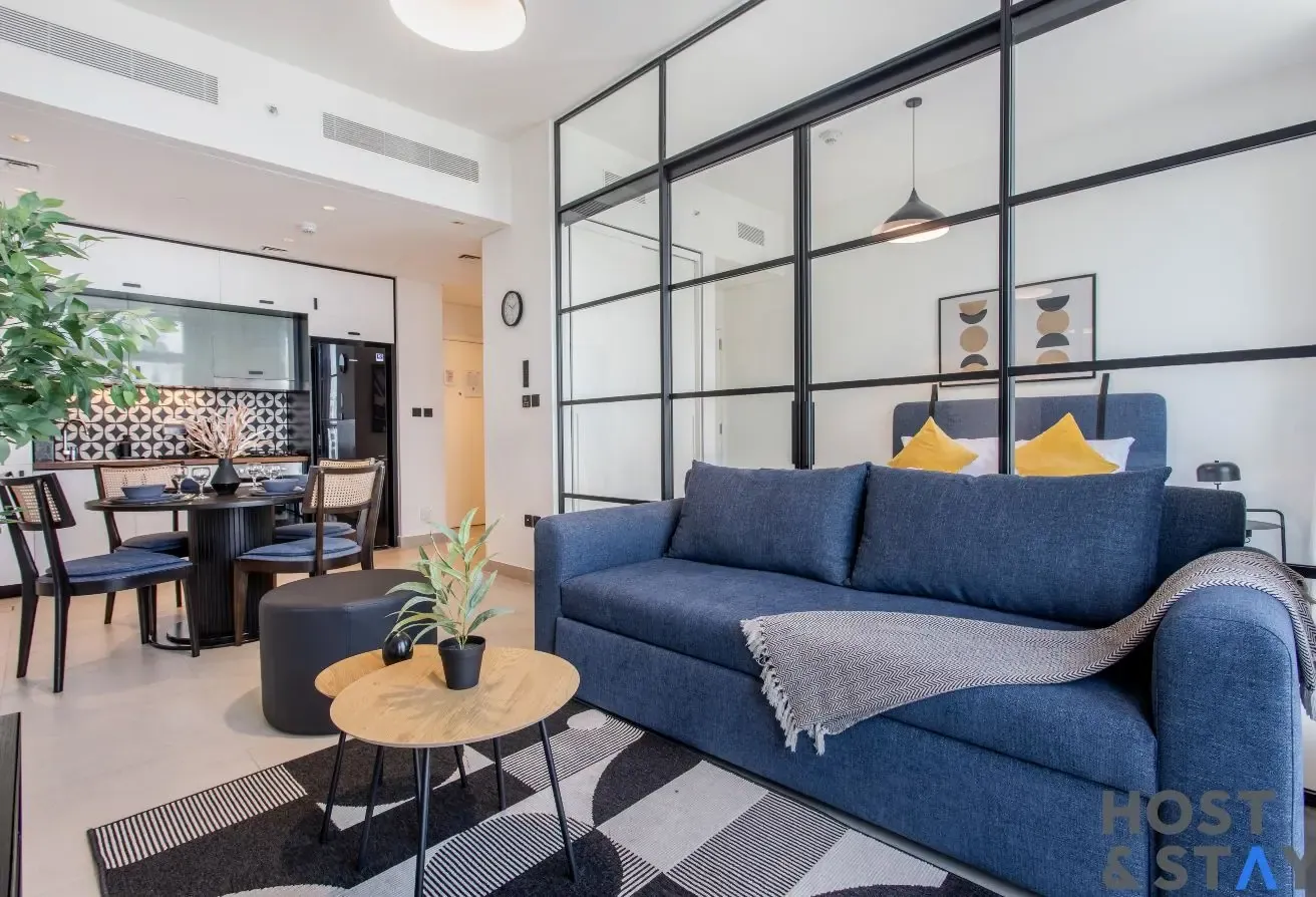 Stylish 2BR with Balcony & Pool View