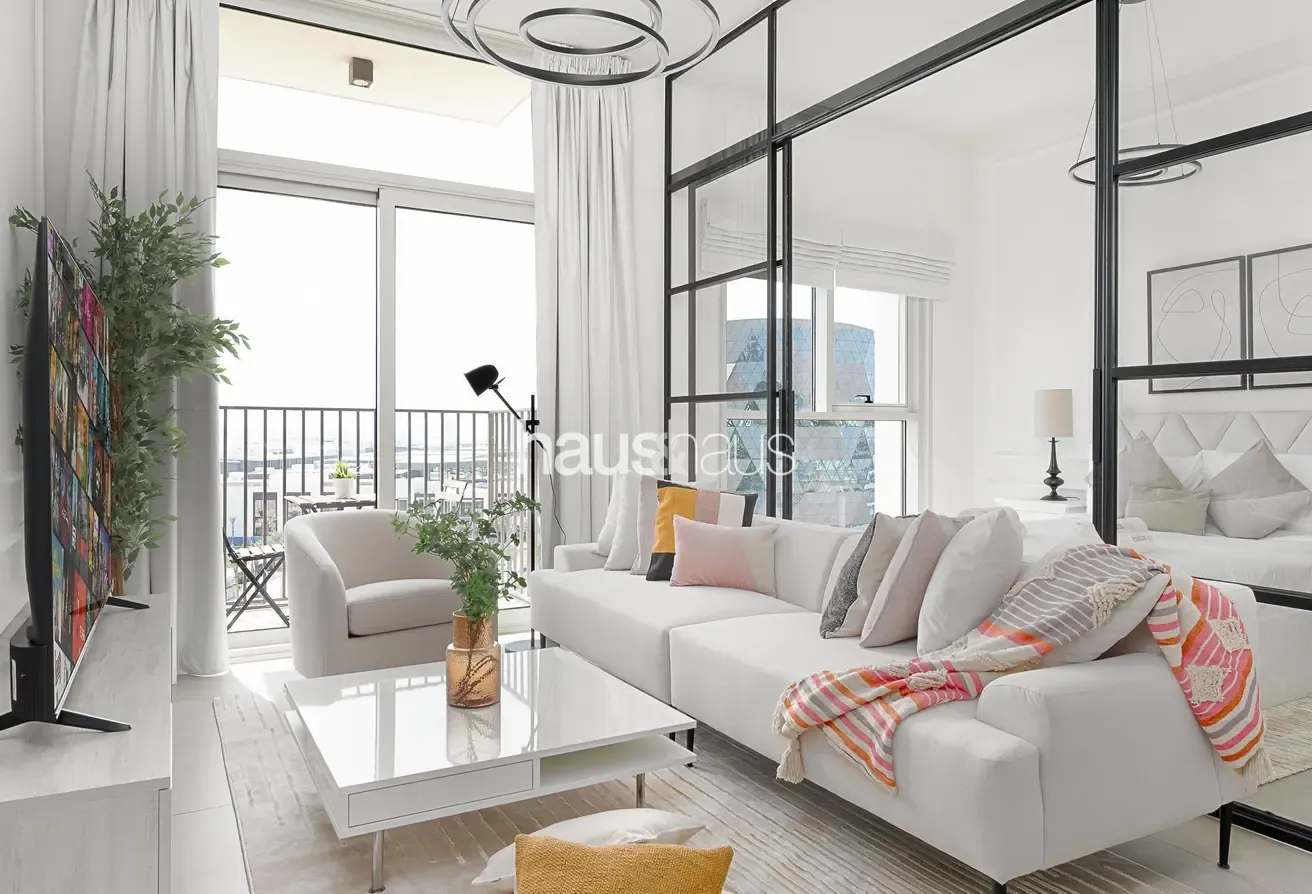 Cosy 2 BR | Chic City Lifestyle | Fully Fitted