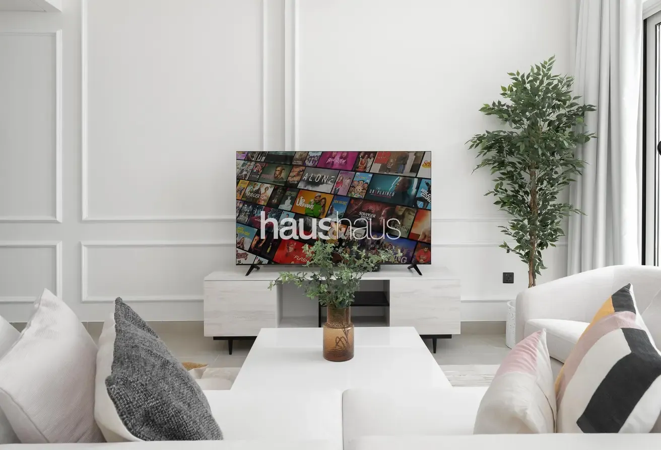 Cosy 2 BR | Chic City Lifestyle | Fully Fitted