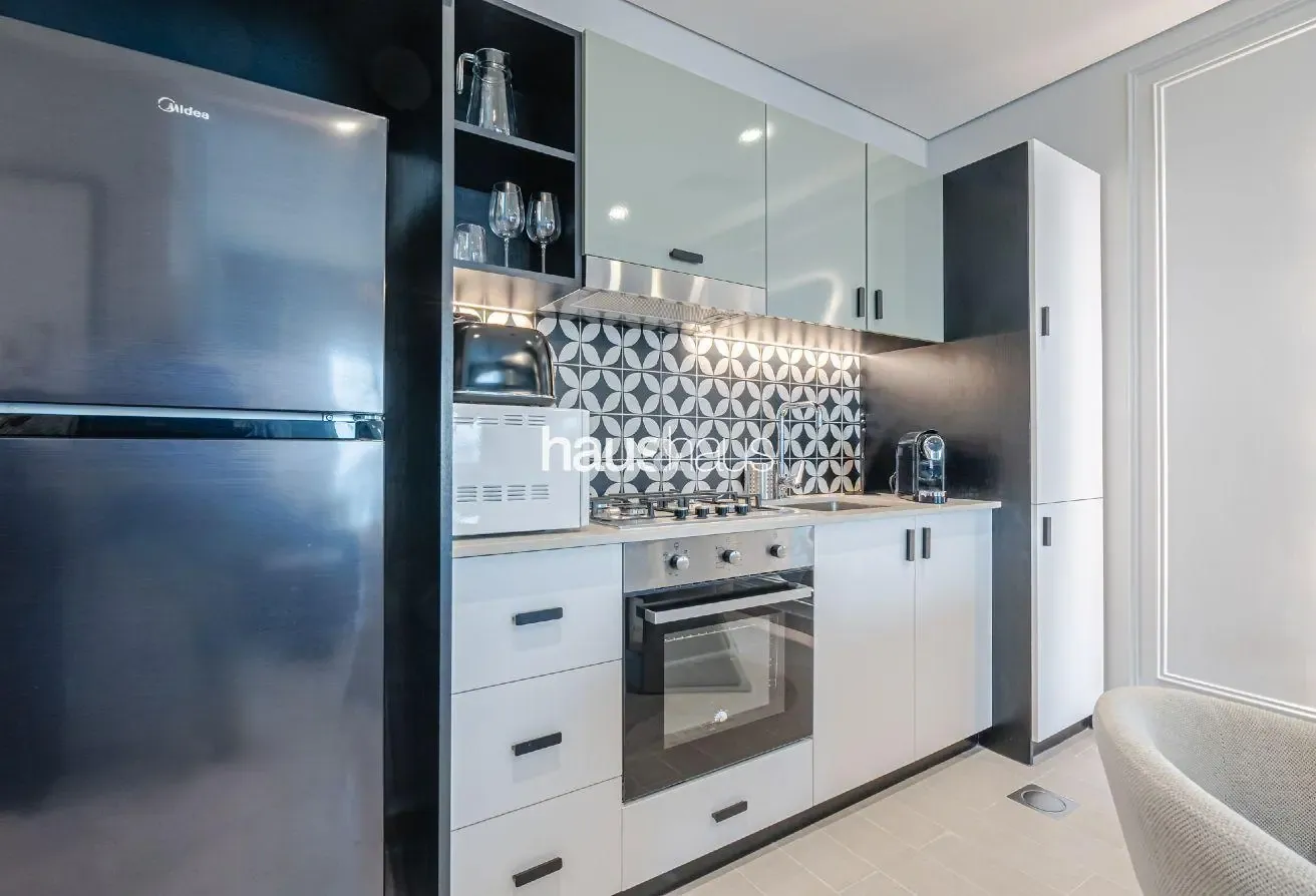 Luxurious 2BR | Pool and Golf Course View