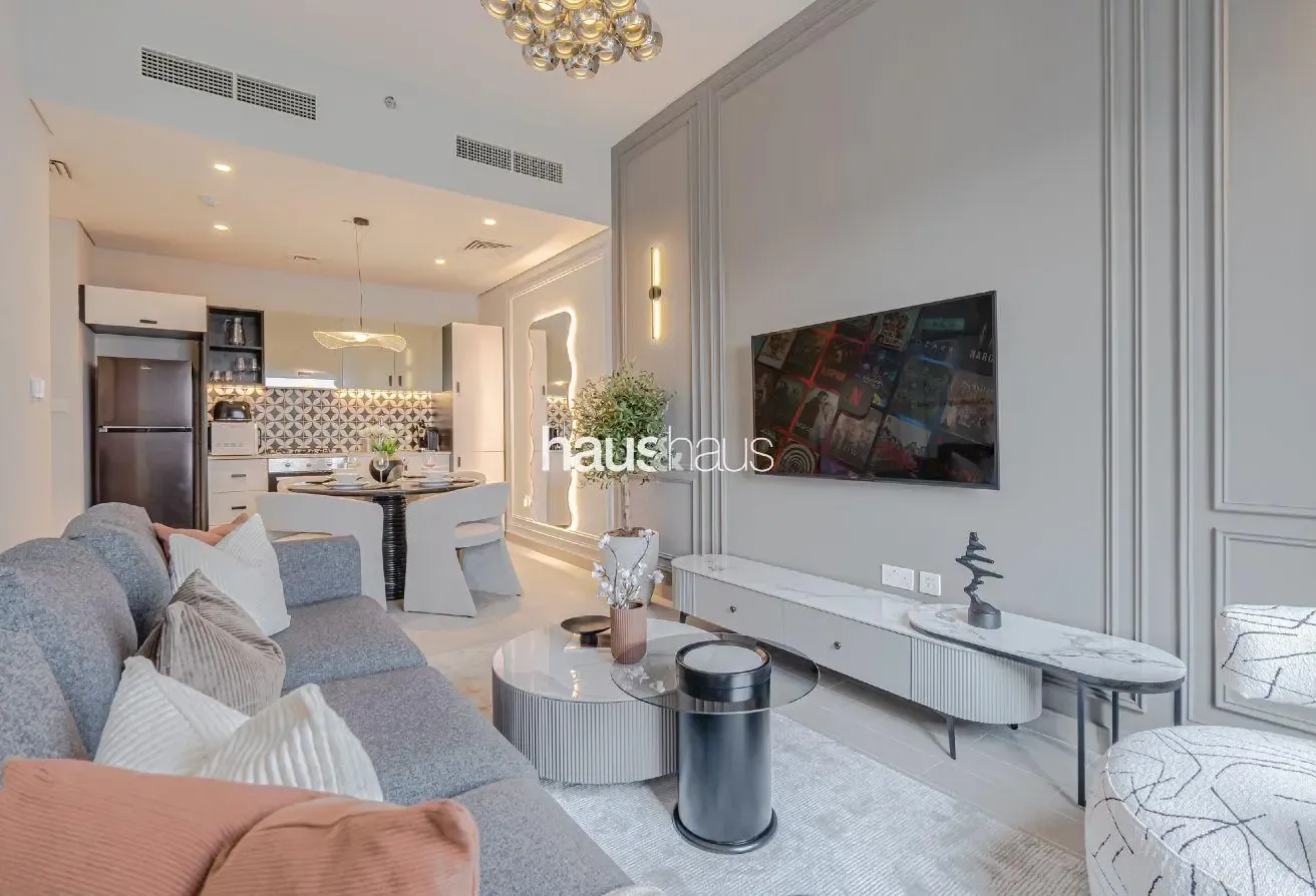Luxurious 2BR | Pool and Golf Course View