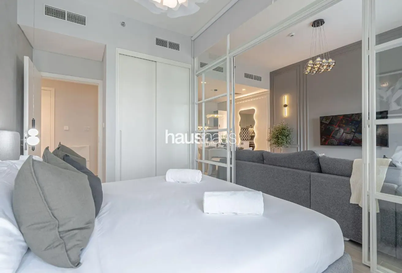 Luxurious 2BR | Pool and Golf Course View
