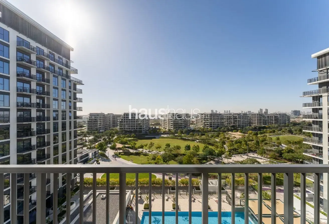 Spectacular Park and Pool View | Luxurious | Sleek