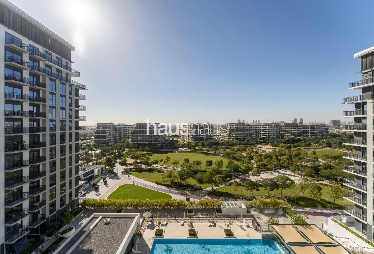 Spectacular Park and Pool View | Luxurious | Sleek