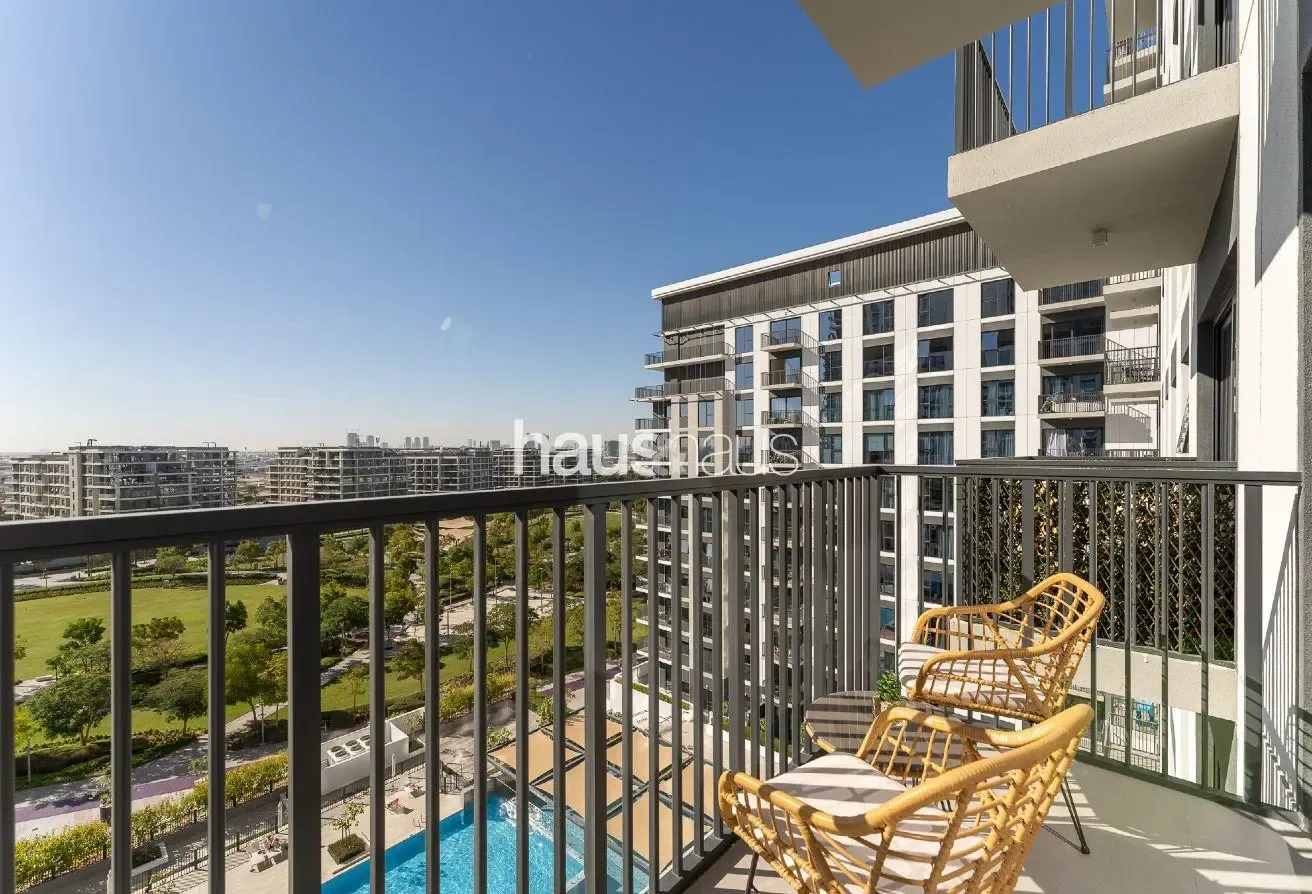 Spectacular Park and Pool View | Luxurious | Sleek
