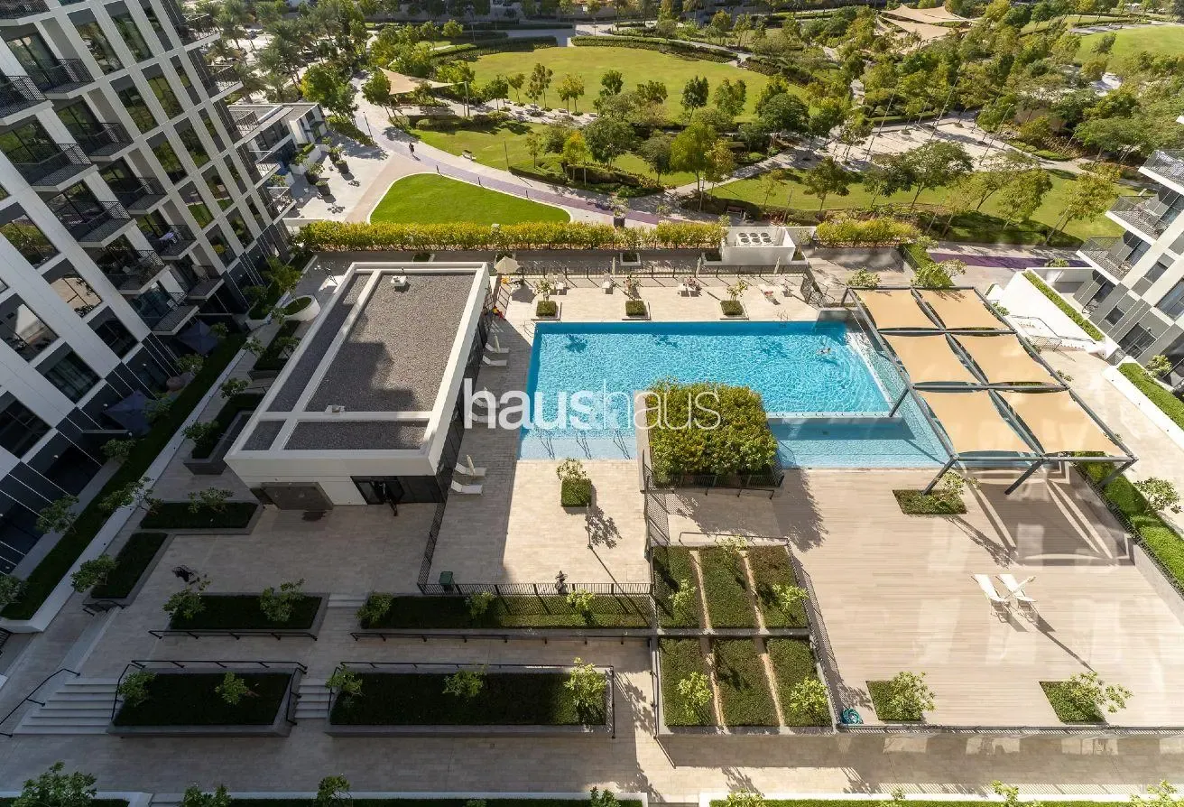 Spectacular Park and Pool View | Luxurious | Sleek