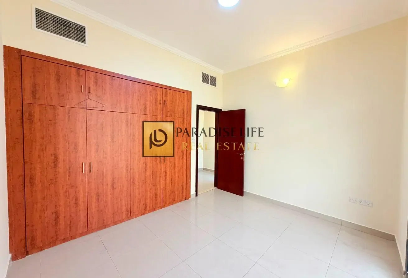 3BEDROOMS MAIDS ROOM READY TO MOVE