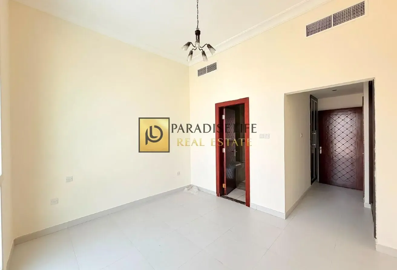 3 BEDROOMS ALL MASTERS SHERED POOL