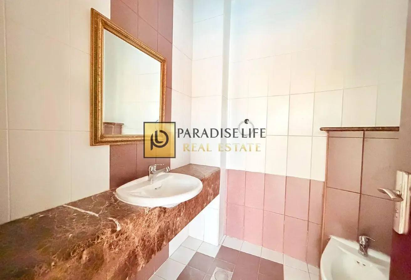 3 BEDROOMS ALL MASTERS SHERED POOL