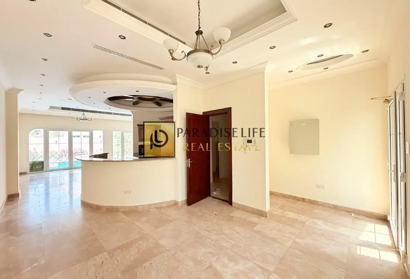 3 BEDROOMS ALL MASTERS SHERED POOL