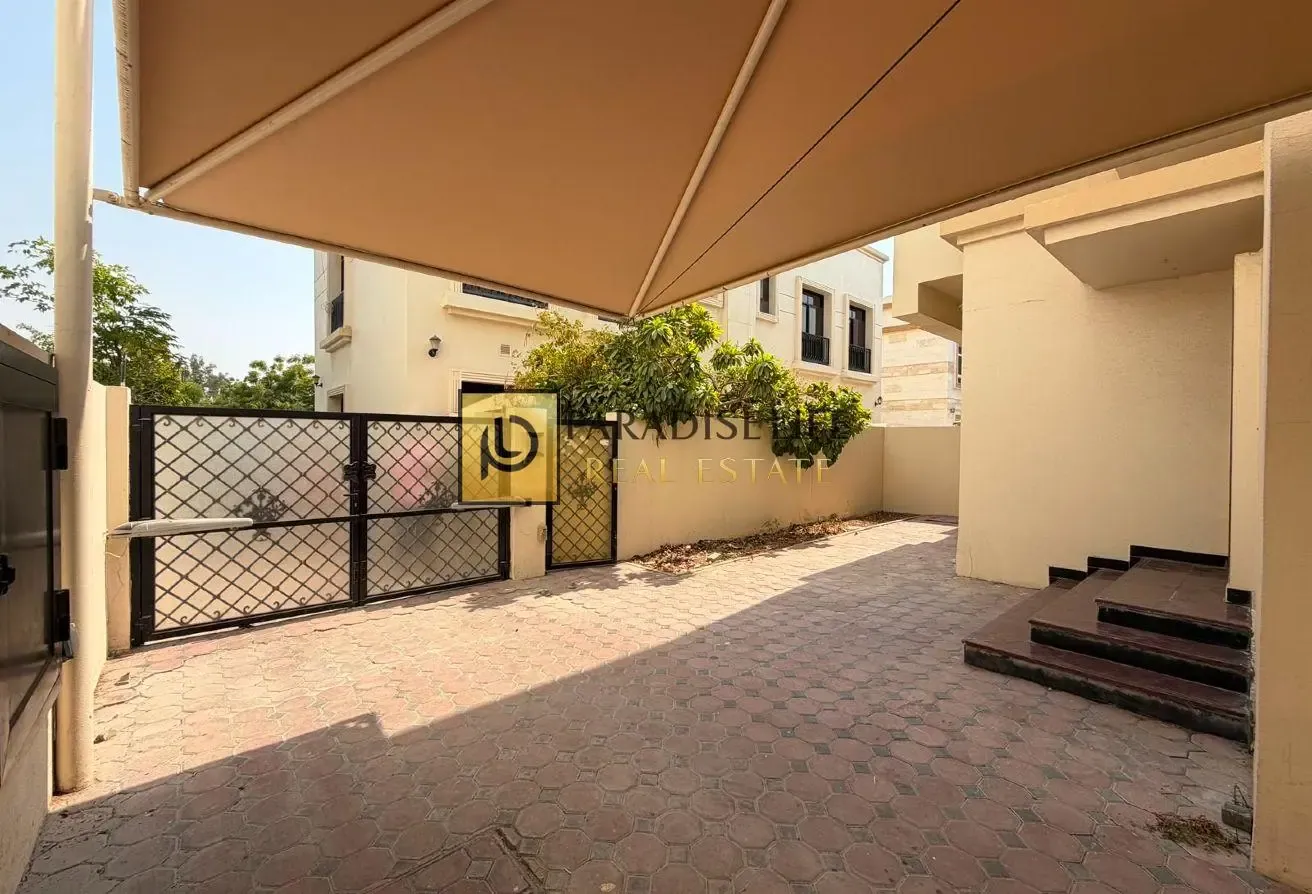 Villa 3 bedrooms plus maid for rent