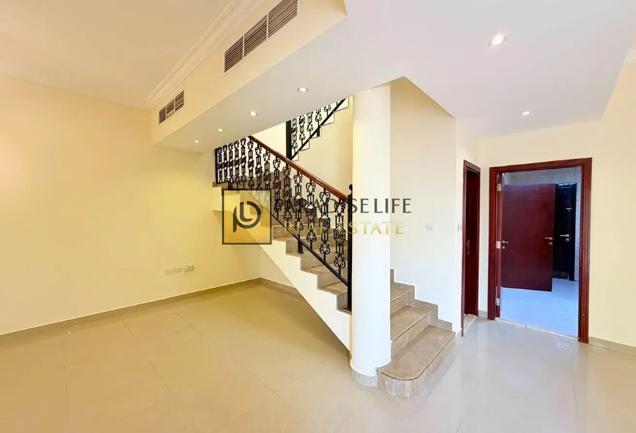 Villa 3 bedrooms plus maid for rent