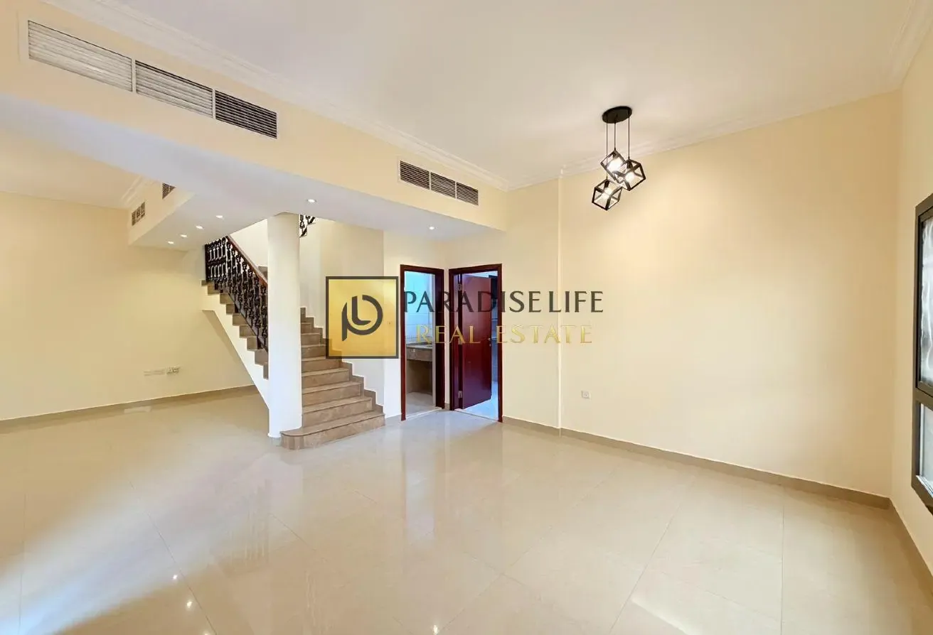 Villa 3 bedrooms plus maid for rent