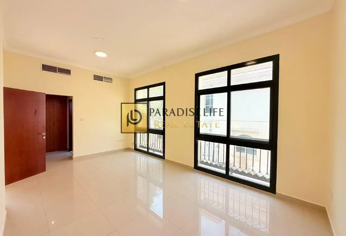 Villa 3 bedrooms plus maid for rent