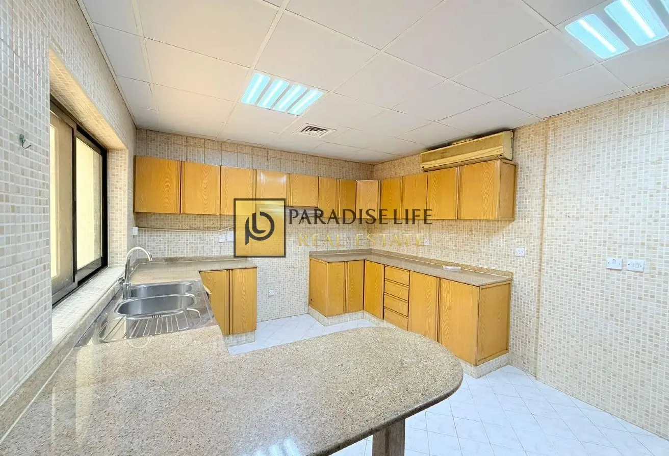 Villa 3 bedrooms plus maid for rent
