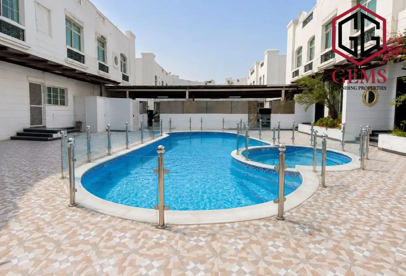SEMI-DETACHED VILLA | SHARED POOL & GARDEN